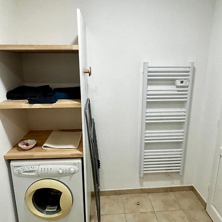 Superbe Appartement Dans Un Mas Nîmes Exterior photo